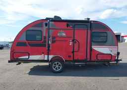 2016 WINNEBAGO WINNI DROP 1780