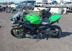 2022 KAWASAKI EX650 M