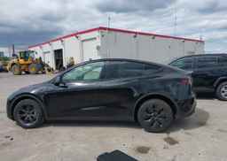 2025 TESLA MODEL Y