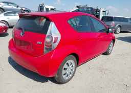 2013 TOYOTA Prius c