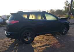 2017 TOYOTA RAV4 SE