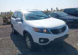 2013 KIA SORENTO LX
