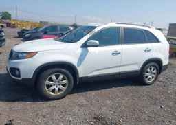 2013 KIA SORENTO LX