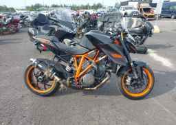 2015 KTM 1290 SUPER DUKE R