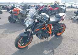 2015 KTM 1290 SUPER DUKE R