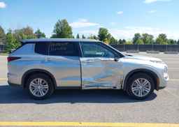 2024 MITSUBISHI OUTLANDER ES