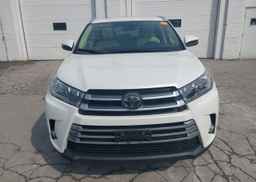 2017 TOYOTA HIGHLANDER SE