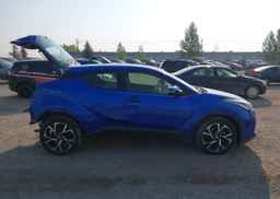 2020 TOYOTA C-HR LE