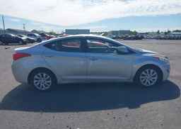 2013 HYUNDAI ELANTRA GL