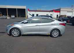 2013 HYUNDAI ELANTRA GL