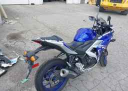 2017 YAMAHA YZFR3