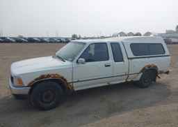 1992 TOYOTA PICKUP 1