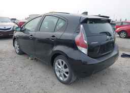 2016 TOYOTA Prius c