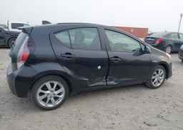 2016 TOYOTA Prius c