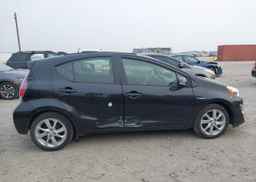 2016 TOYOTA Prius c