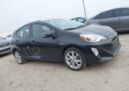 2016 TOYOTA Prius c