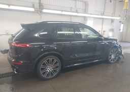 2017 PORSCHE CAYENNE GTS