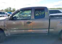 2011 TOYOTA TACOMA