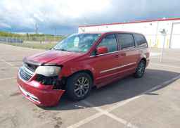 2014 CHRYSLER TOWN & COUNTRY S