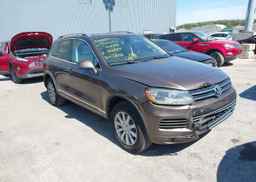 2011 VOLKSWAGEN TOUAREG