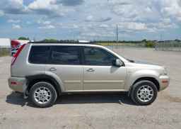2006 NISSAN X-TRAIL SE