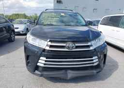 2017 TOYOTA HIGHLANDER LE