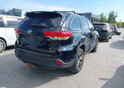 2017 TOYOTA HIGHLANDER LE