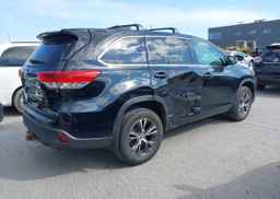 2017 TOYOTA HIGHLANDER LE