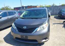 2011 TOYOTA SIENNA LE