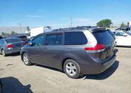 2011 TOYOTA SIENNA LE