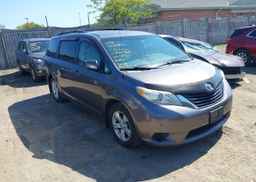 2011 TOYOTA SIENNA LE