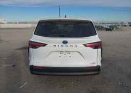 2021 TOYOTA SIENNA LE 8-PASSENGER