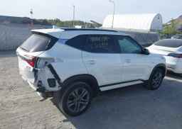 2022 KIA SELTOS EX