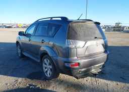 2011 MITSUBISHI OUTLANDER SE