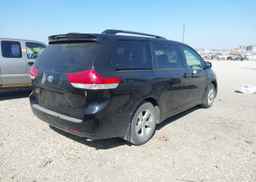 2014 TOYOTA SIENNA