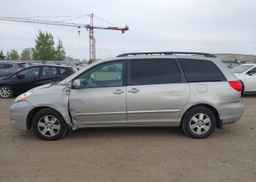 2010 TOYOTA SIENNA CE