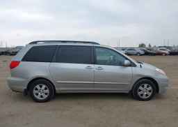 2010 TOYOTA SIENNA CE