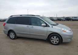 2010 TOYOTA SIENNA CE