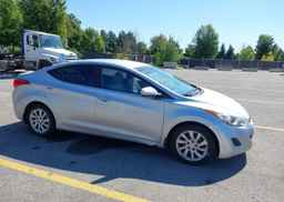 2013 HYUNDAI ELANTRA GL