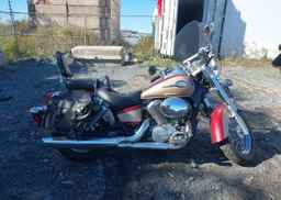 2000 HONDA VT750 CD3