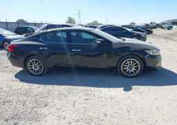 2017 NISSAN MAXIMA