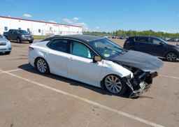 2019 TOYOTA CAMRY HYBRID LE