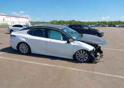 2019 TOYOTA CAMRY HYBRID LE