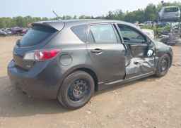 2011 MAZDA 3 S