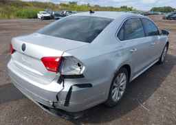 2012 VOLKSWAGEN PASSAT
