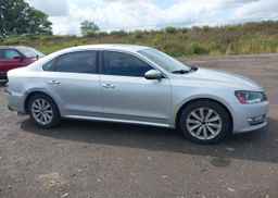 2012 VOLKSWAGEN PASSAT