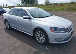 2012 VOLKSWAGEN PASSAT