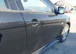 2013 MITSUBISHI lancer se