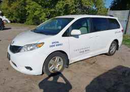2012 TOYOTA SIENNA LE
