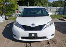2012 TOYOTA SIENNA LE